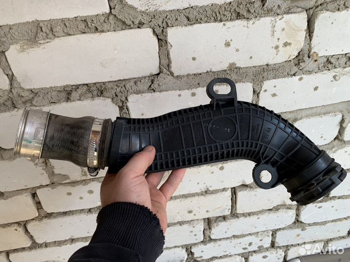 Патрубок интеркуллера моторов ea211