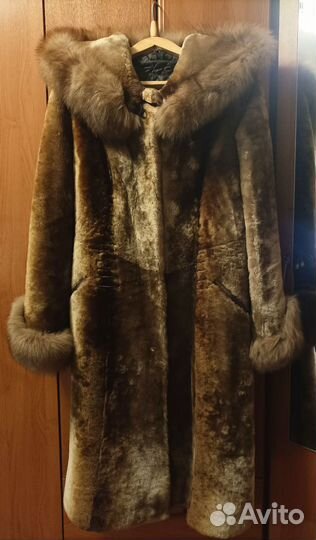 Шуба мутоновая с капюшоном