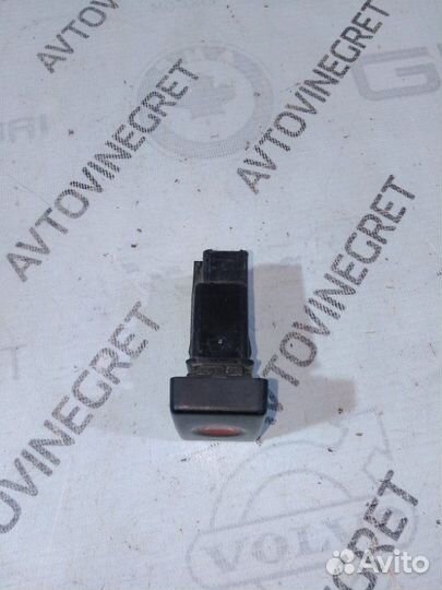 Кнопка аварийной сигнализации Renault Logan