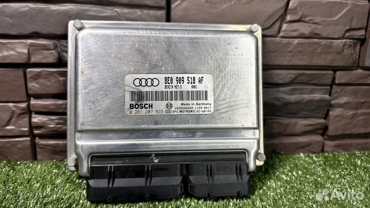 Блок управления двигателем Audi A4b6 8E0909518AF