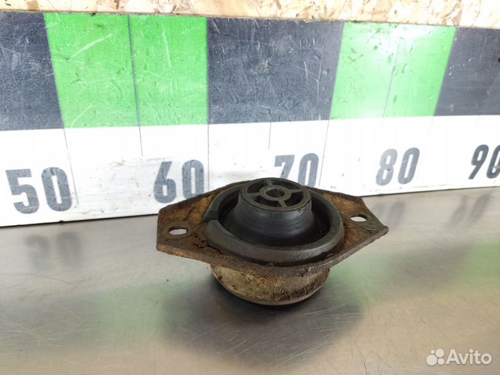 Опора двигателя правая Vaz 2110