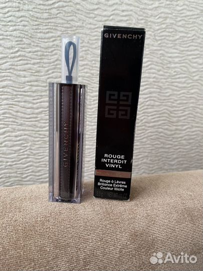 Малиновая помада Givenchy 18 african raspberry