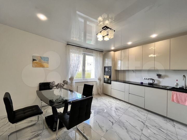 3-к. квартира, 140 м², 4/20 эт.