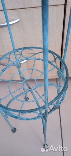 Подставка для цветов металлическая