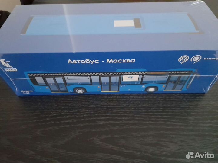 Модель 1:43 автобуса камаз