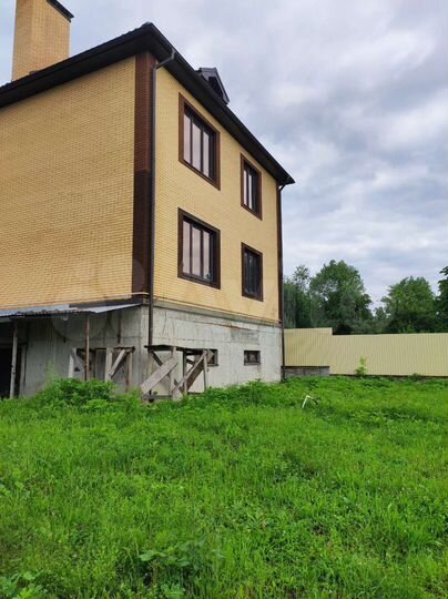 Дом 350 м² на участке 15 сот.