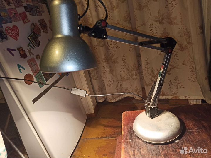 Лампа настольная