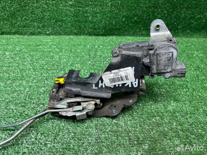 Замок двери передний правый Hyundai Accent 2