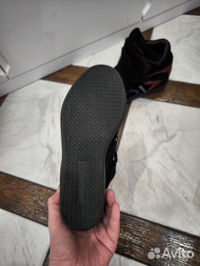 Сникерсы John Richmond