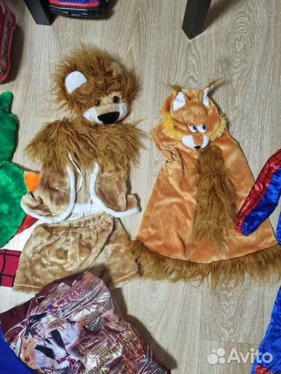 Продам новогодние детские костюмы