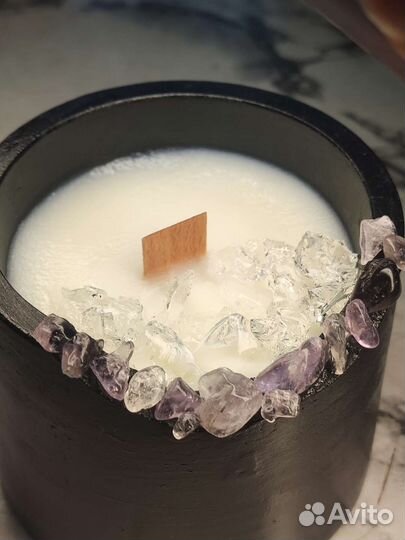 Ароматическая свеча в гипсовом подсвечнике