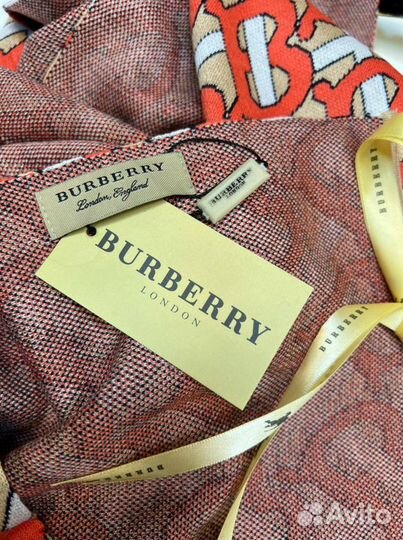 Женский шарф Burberry