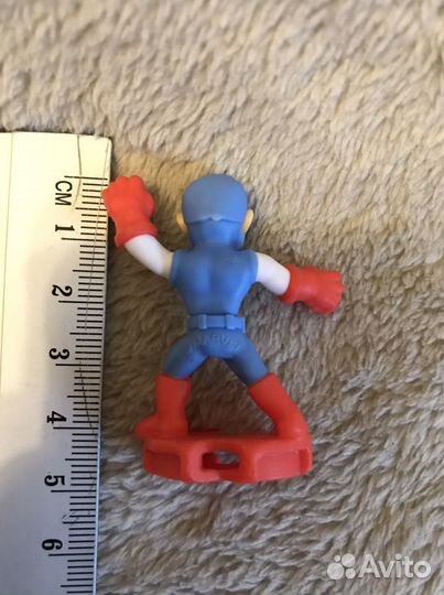 Игрушка Киндер Marvel Капитан Америка Марвел