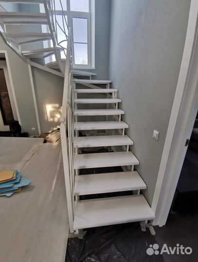 Обшивка лестницы деревом. Под ключ