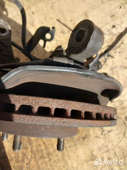 Кулак поворотный передний левый Toyota Rav4 ACA21