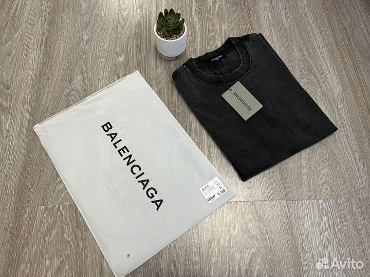 Футболка Balenciaga оверсайз