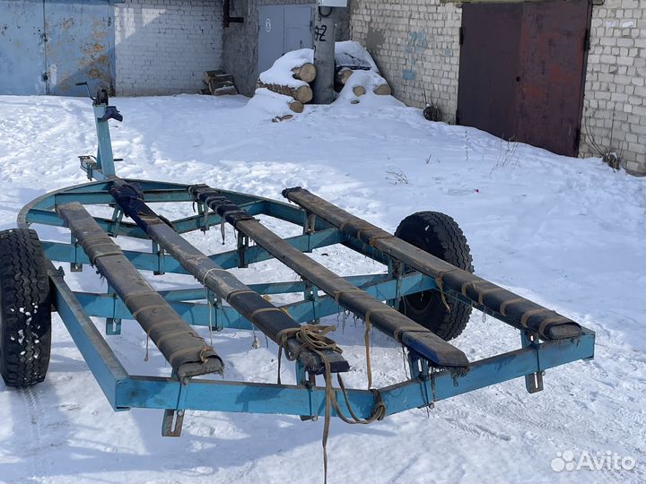 Лодочный прицеп