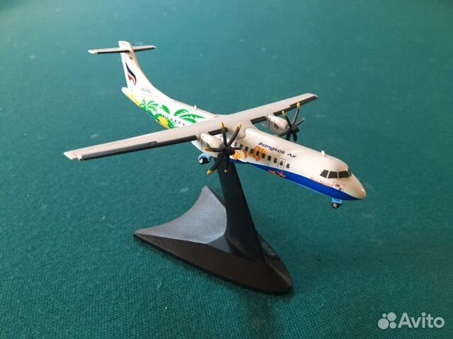 Модель самолета ATR-72-500 масштаб 1/200
