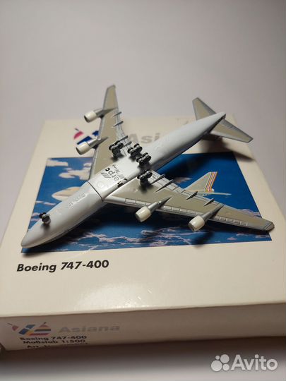 Модель самолета Asiana Airlines B 747 Herpa 1/500