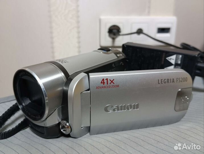 Видеокамера Сanon Legria FS200