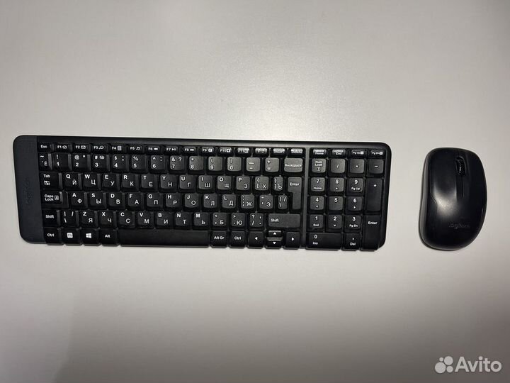 Беспроводная клавиатура с мышкой Logitech MK220