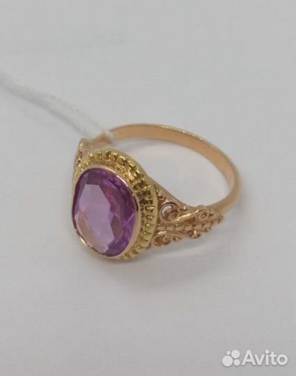 Кольцо с синтетическим камнем Золото