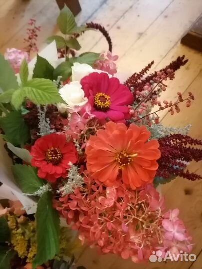 Букет к 1 сентября из сезонных цветов