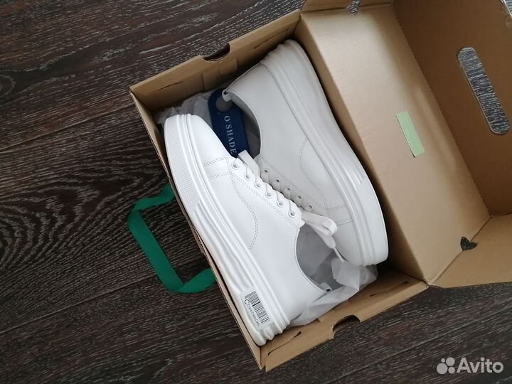 Белые кожаные кеды