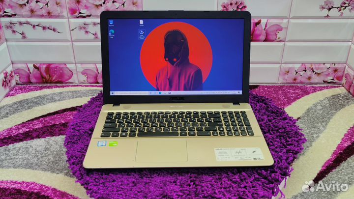 Ноутбук asus/ SSD/ i3/ nvidia GeForce 920MX