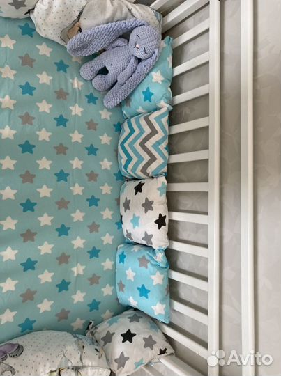 Бортики в детскую кроватку + простыни