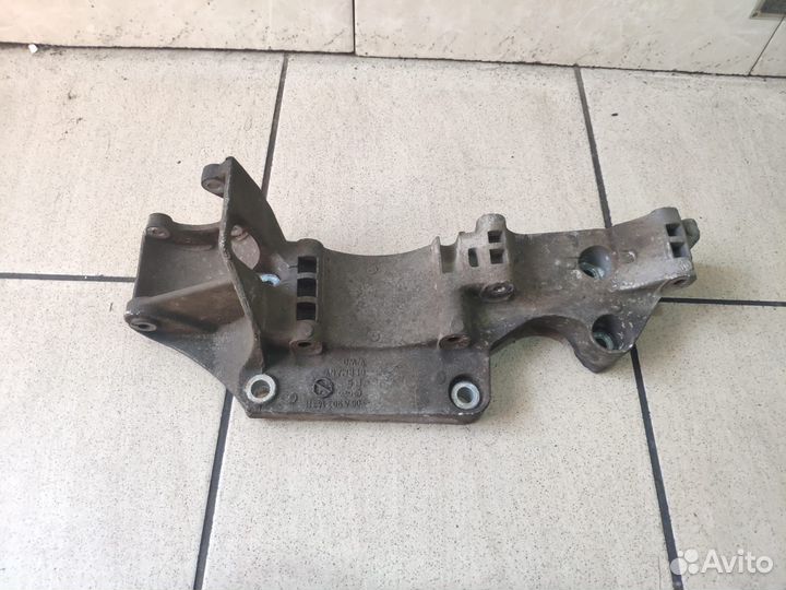 Кронштейн генератора Skoda Octavia 1 (A4)