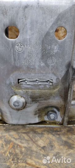 Крепление кассеты радиаторов BMW F07