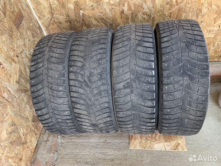 Laufenn I Fit Ice LW 71 215/65 R16