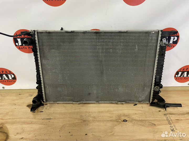 Радиатор охлаждения Audi Q5 8R
