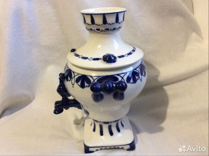 Сувенирный фарфоровый самовар 