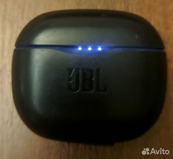 Кейс и наушник jbl tune 120 tws