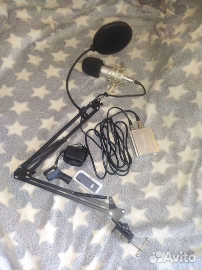 Микрофон студийный Neewer 700 (комплект)