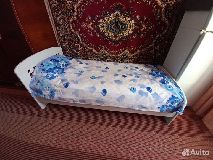 Продам кровать с матрасом