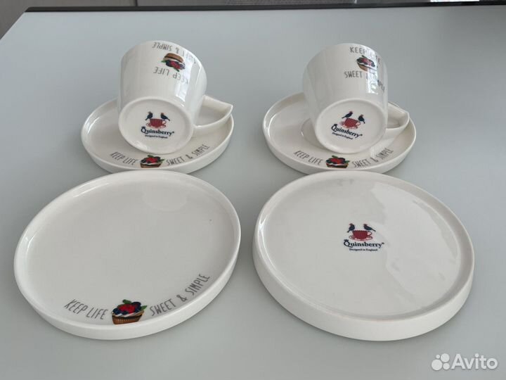 Чашка с блюдцем и пирожковой тарелкой