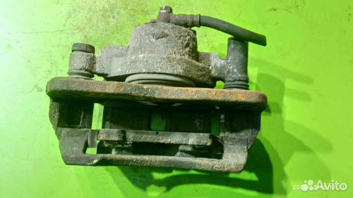 Суппорт передний правый для Mazda 626 GF