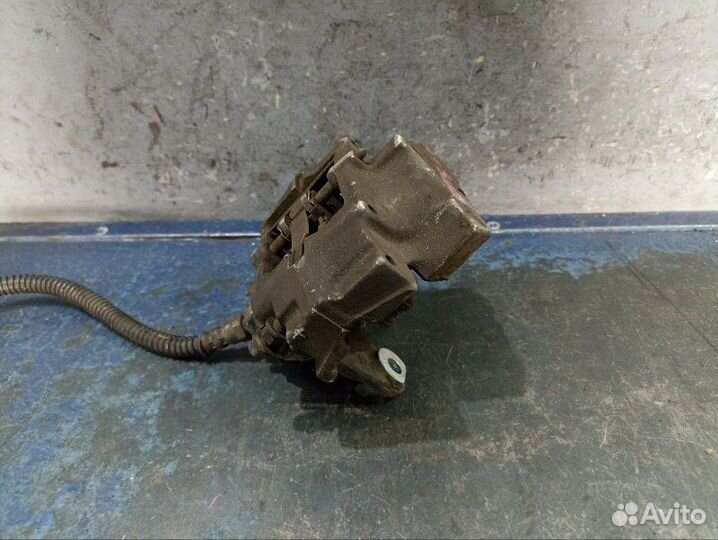 Суппорт задний левый Chrysler Crossfire