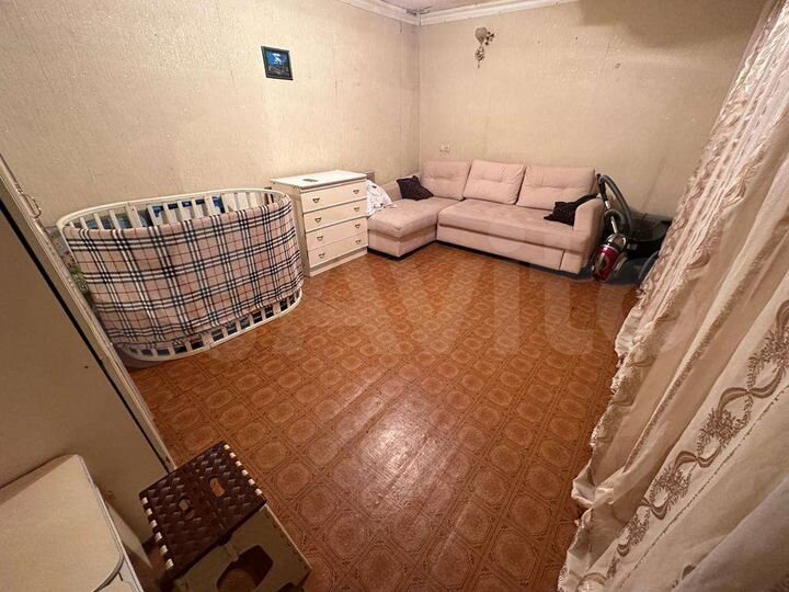 3-к. квартира, 60 м², 1/1 эт.