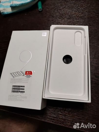 Xiaomi Mi 9 SE, 6/64 ГБ