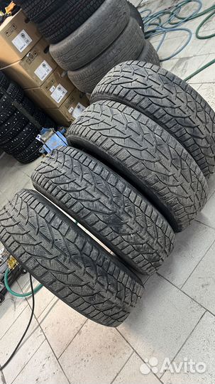 Kormoran Snow 215/60 R17 96H