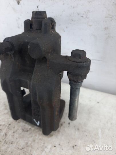 Суппорт тормозной задний левый Honda Cr-V