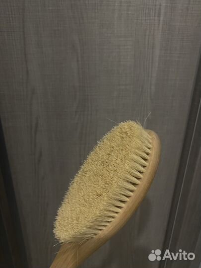 Массажная щетка