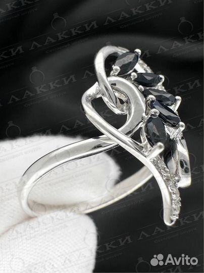 Золотое кольцо с сапфирами 585 / 2.61 гр