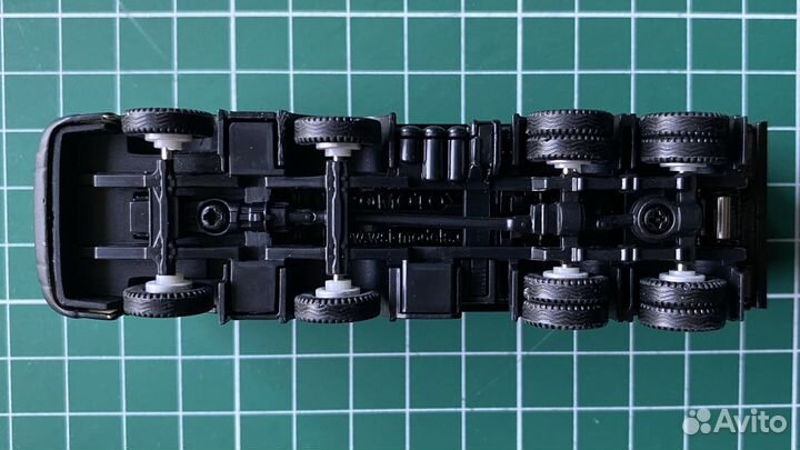 Коллекционная модель грузовика Volvo FMX 8x4