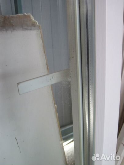 Пластиковые рамы и деревянные дверь и окна