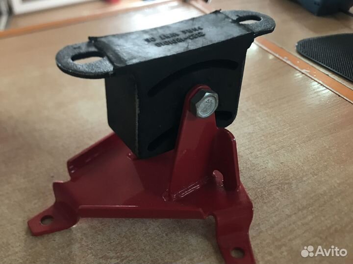 Кронштей опоры раздатки 2123